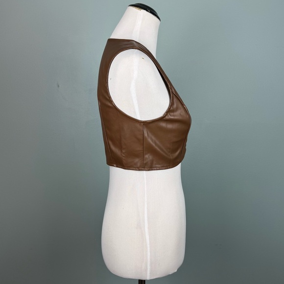 Clasped Sexy Top - Picture 4 of 6